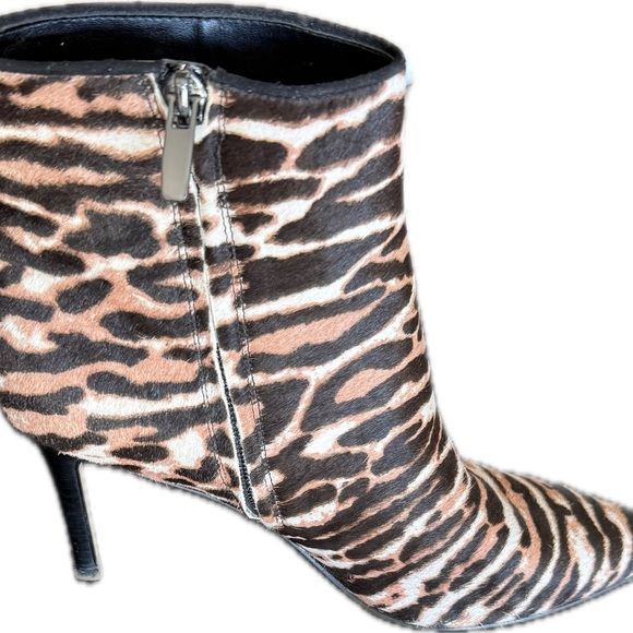 NO LONGER FOR SALE - Animal Print Heeled Bootie 7.5
3.5 inches heel - Picture 4 of 5